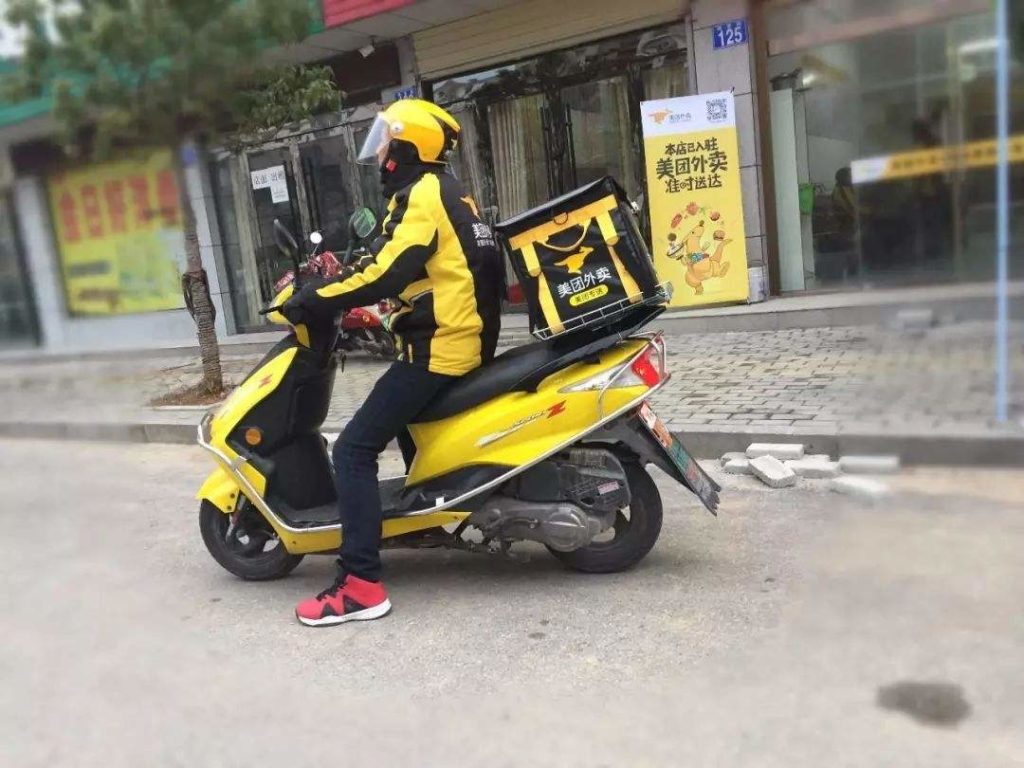 配達の様子①