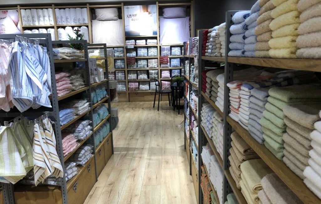 中国版の無印の店内