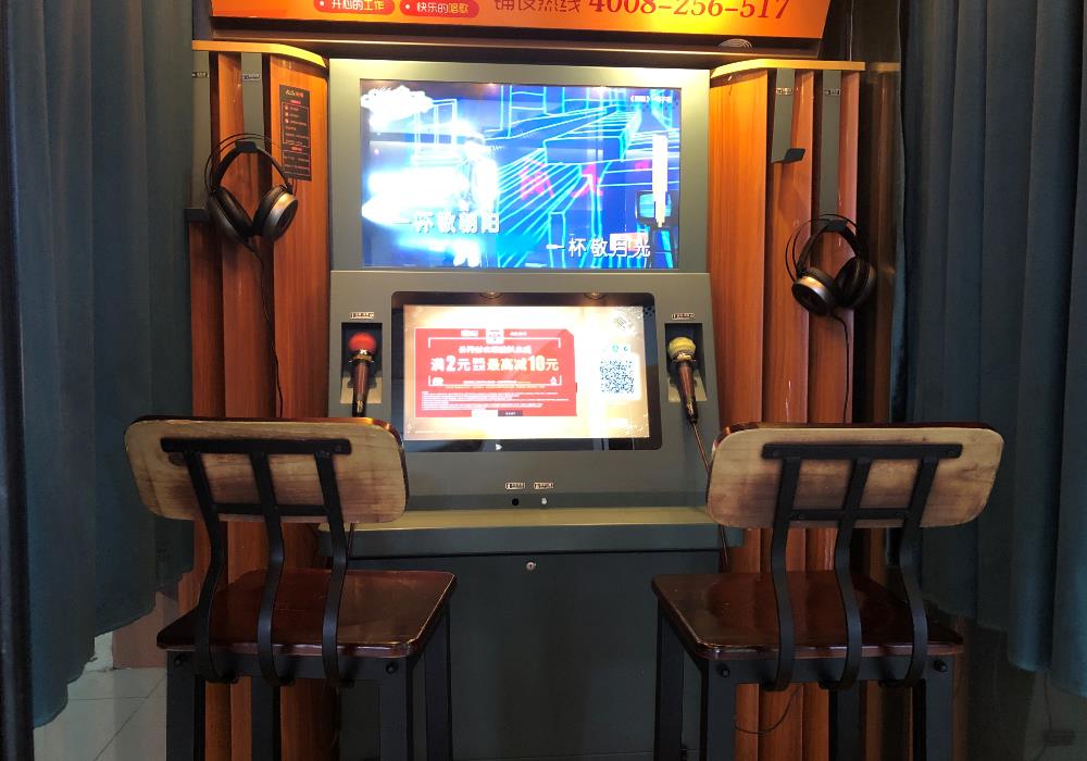 中国のカラオケボックスの内装