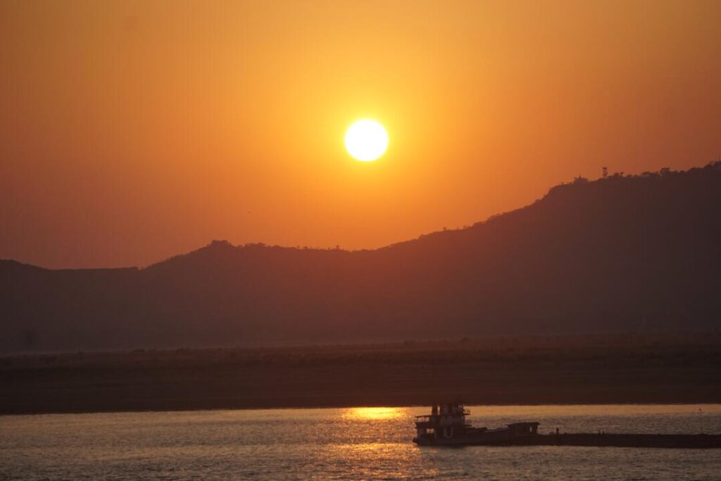 ブパヤの夕日