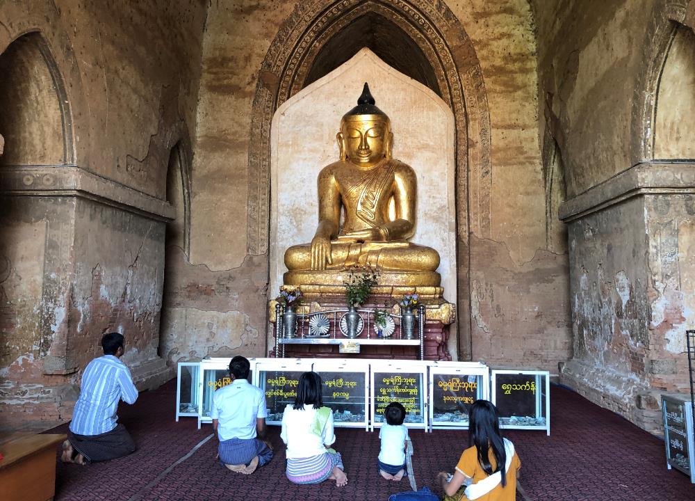 ダマヤンジー寺院の内部