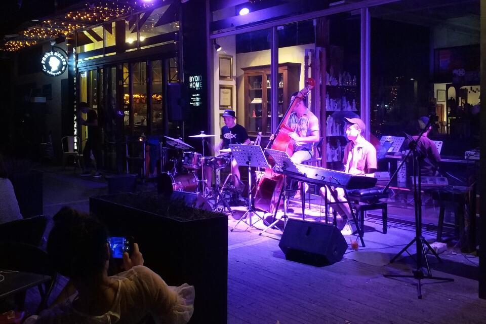 夜のPENNY BLACK JAZZ CAFE