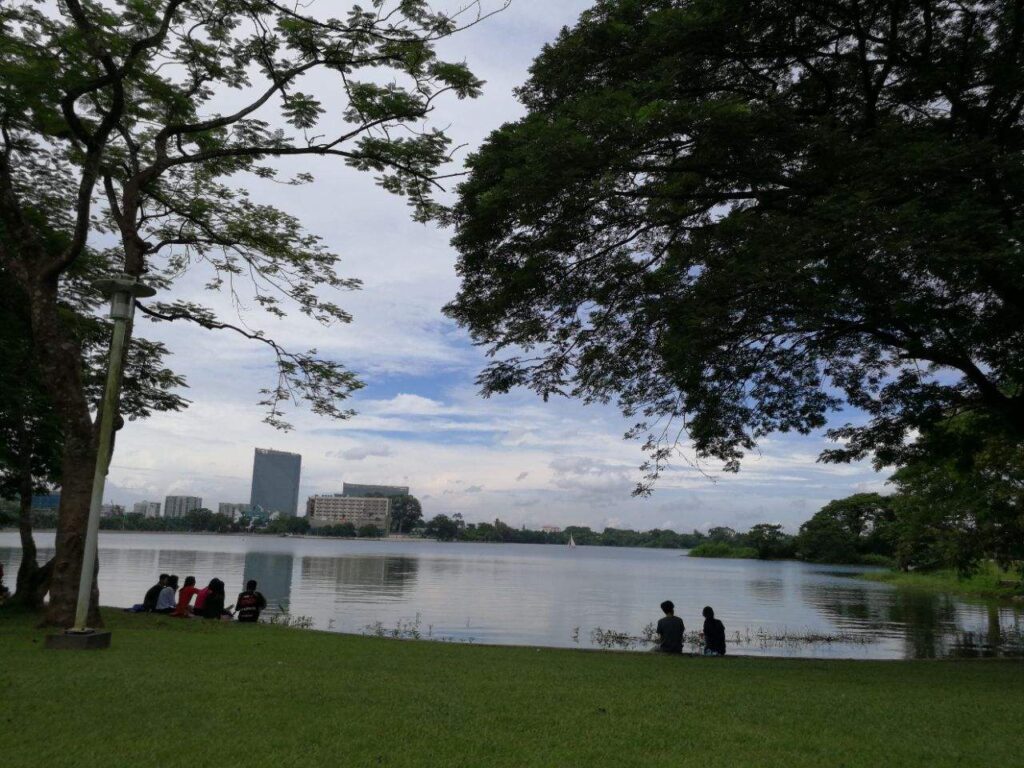 インヤー湖