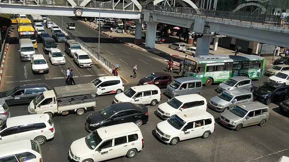 ヤンゴンの渋滞