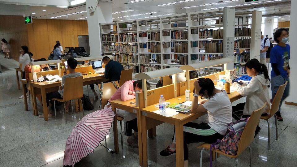 深圳図書館の勉強スペース
